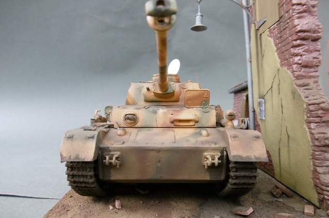Panzer IV H/J 1/35 Academy 16070208423021038614349702
