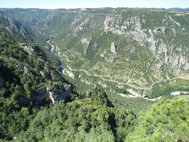 045 panorama du Tarn depuis Rieisse D16
