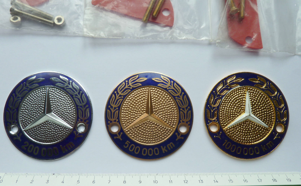 Logos / Badges de calandre pour Mercedes ayant un important kilometrage 16082205161312480114445330