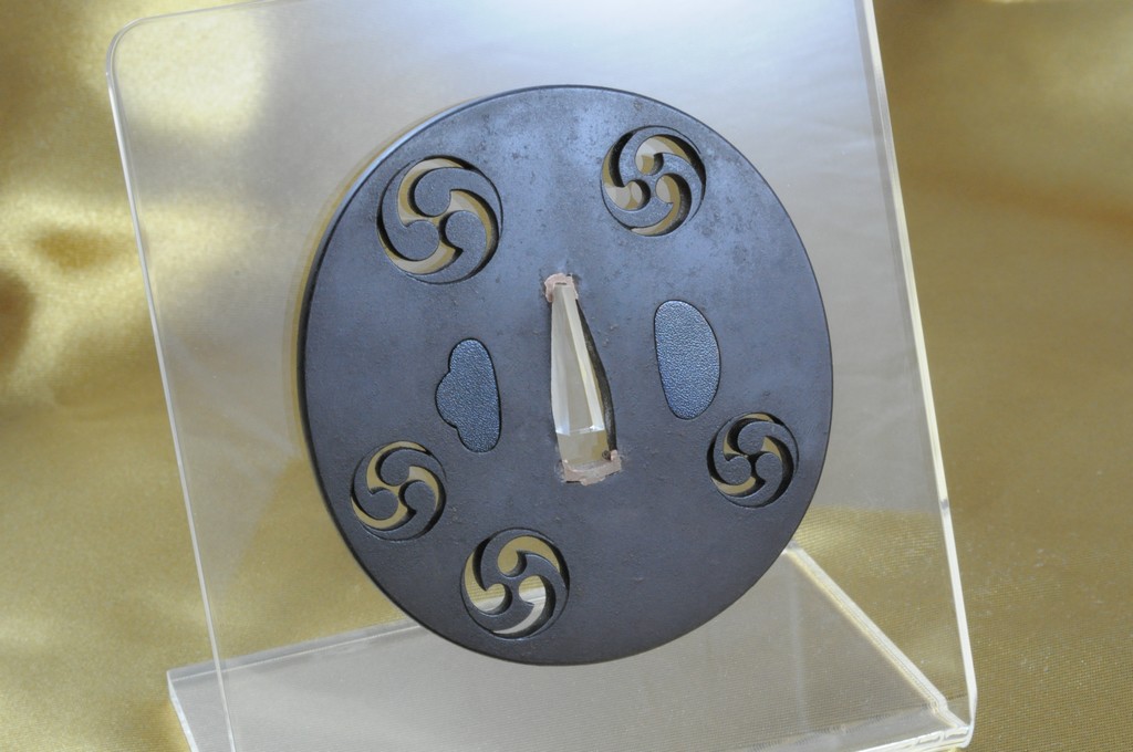 Tomoe-tsuba-7