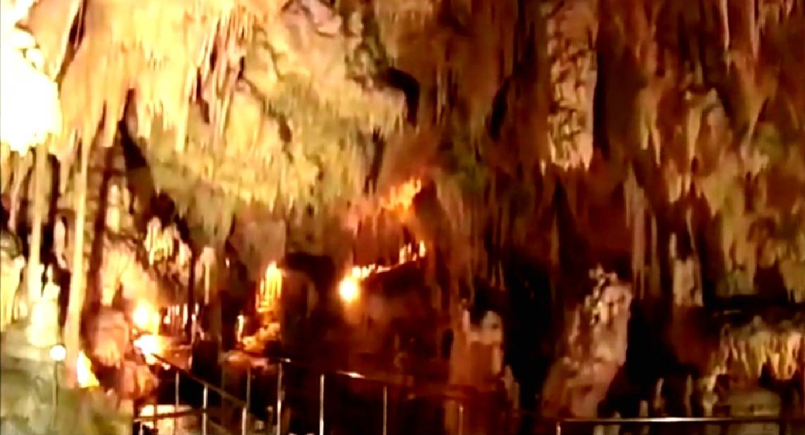 La Grotte de Diros (Documentaire grec)  16100702445918848214540476