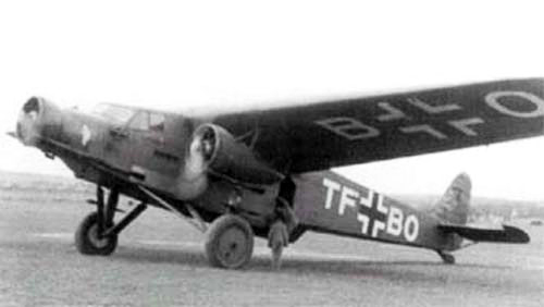 Fokker IX capturé small