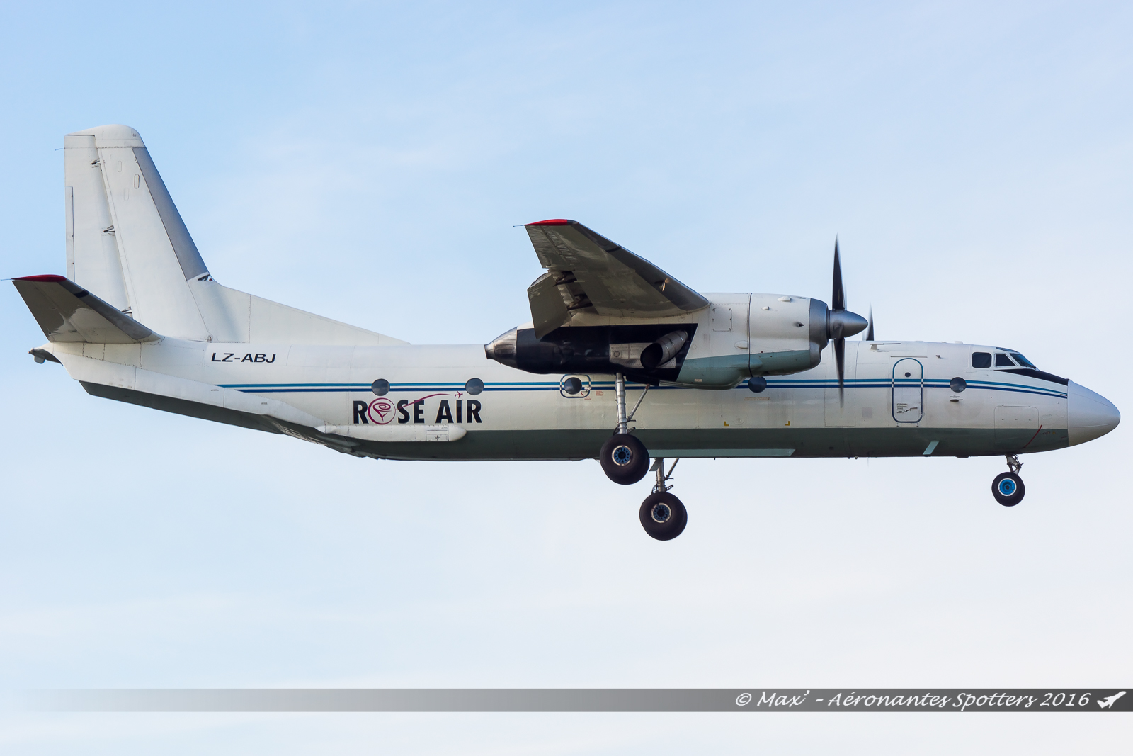[22/10/2016] Antonov An26 (LZ-ABJ) Rose Air 16102302373320914314574934