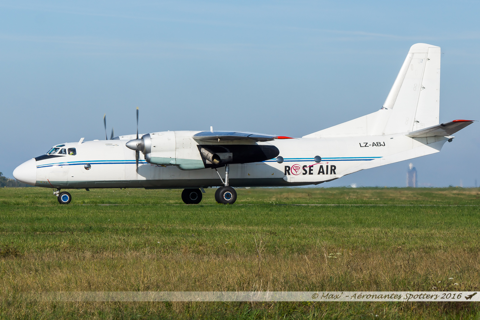 [22/10/2016] Antonov An26 (LZ-ABJ) Rose Air 16102302375420914314574936