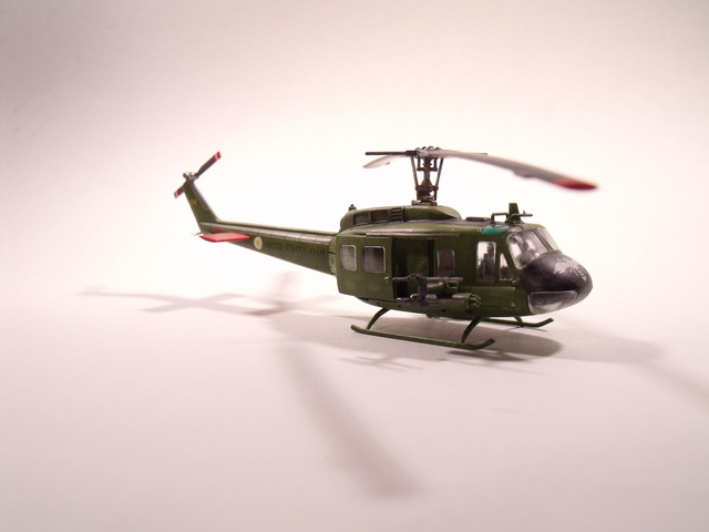 [Revell] Bell UH-1H Gunship 1/100 16112003231212553914647902