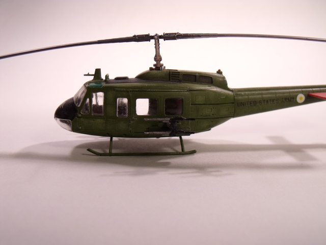 [Revell] Bell UH-1H Gunship 1/100 16112003232012553914647907