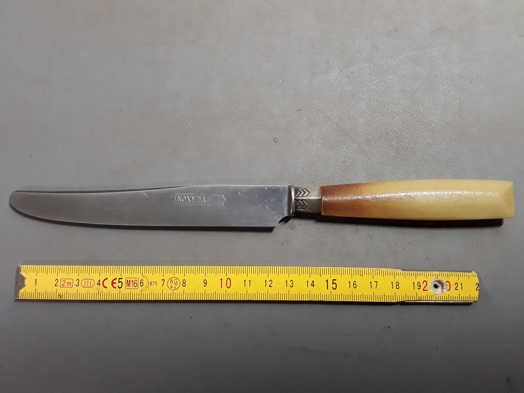 Lot 24 anciens couteaux de table vintage divers modèles french antique