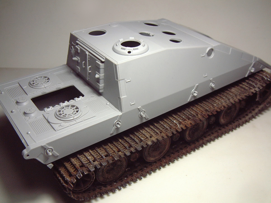 Jagdpanzer E-100 -1/35e [Trumpeter] 1701300706034769014814310
