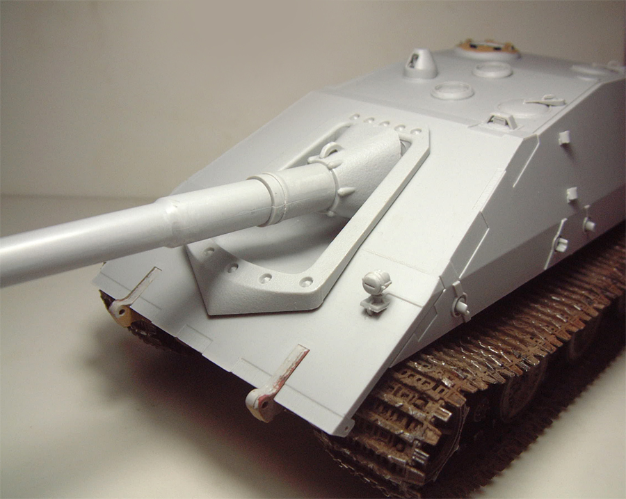 Jagdpanzer E-100 -1/35e [Trumpeter] - Page 3 1702011140304769014817285