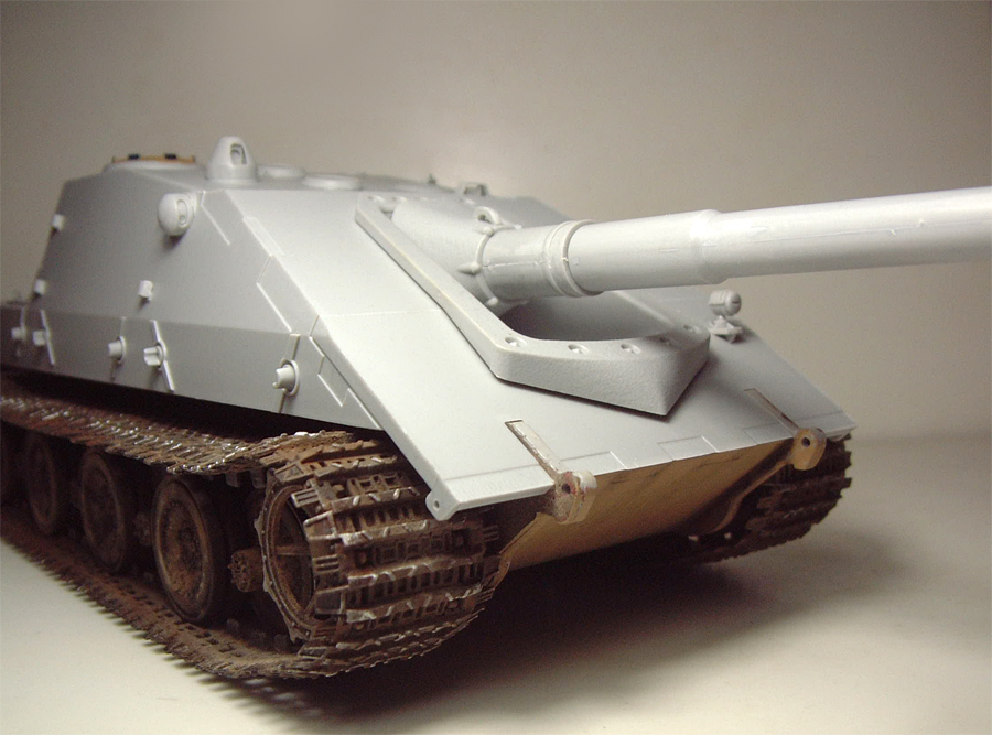 Jagdpanzer E-100 -1/35e [Trumpeter] - Page 2 1702011140494769014817289