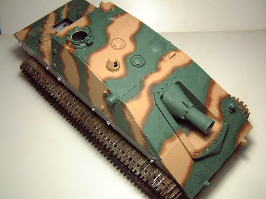 Jagdpanzer E-100 -1/35e [Trumpeter] - Page 2 1702020638534769014820446
