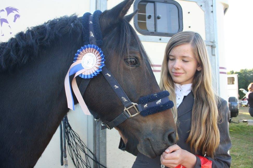 NATHALIE et son RENAULT 56 - Page 19 17020302314621782914821796