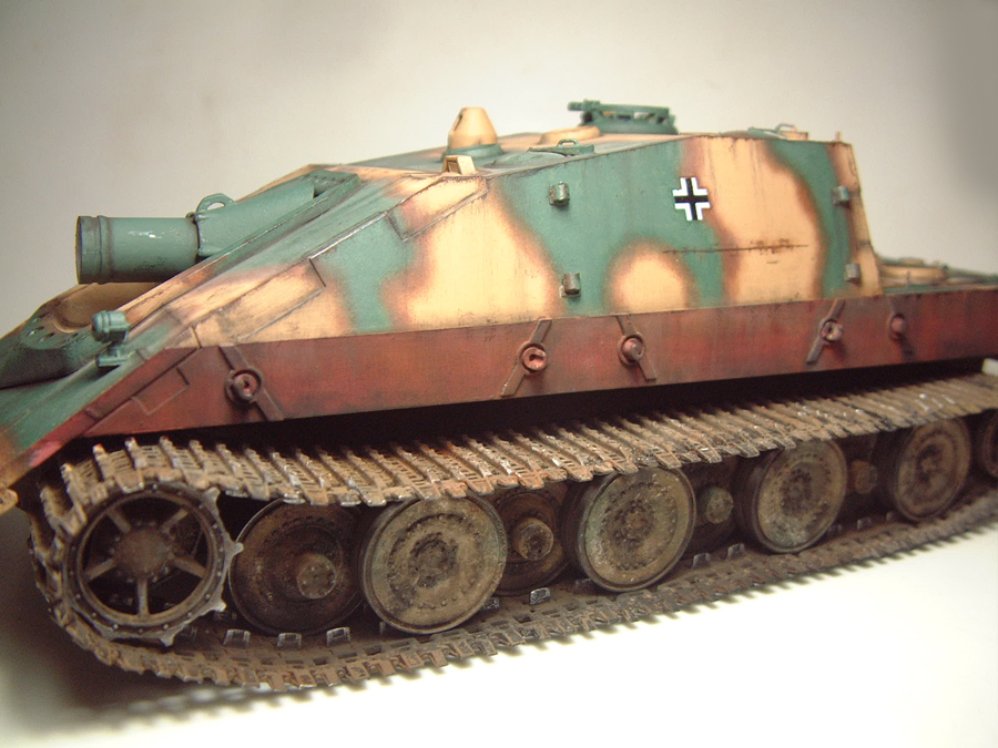 Jagdpanzer E-100 -1/35e [Trumpeter] - Page 3 1702040716004769014824669