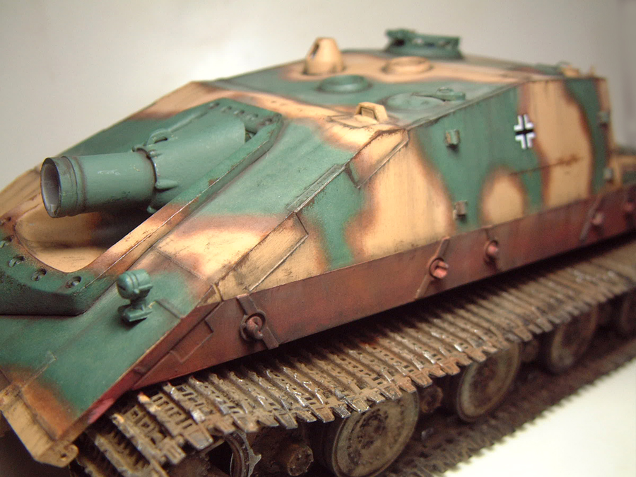 Jagdpanzer E-100 -1/35e [Trumpeter] - Page 2 1702040716094769014824670