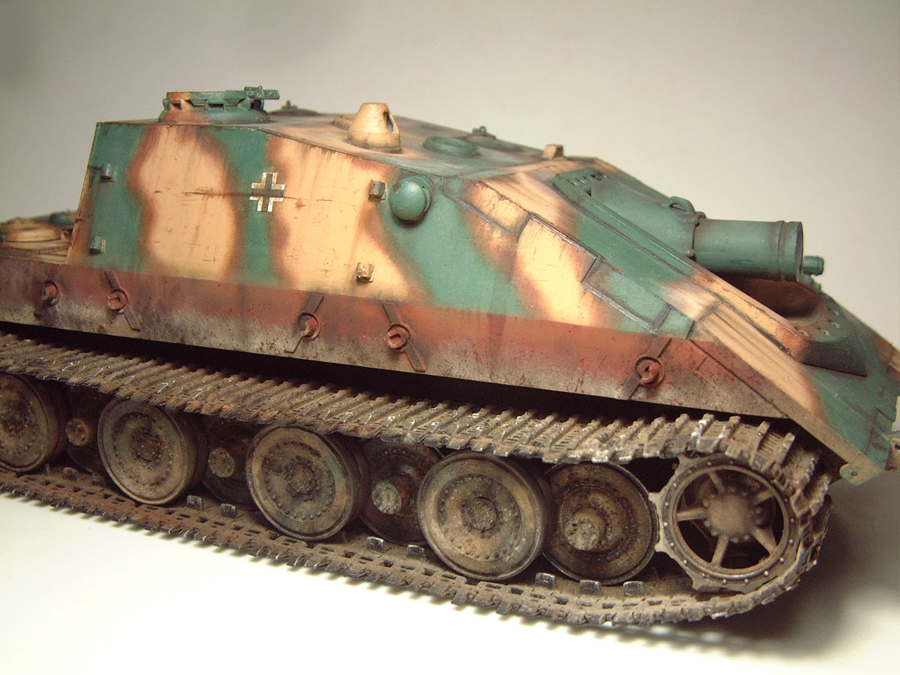 Jagdpanzer E-100 -1/35e [Trumpeter] - Page 3 1702040716464769014824676