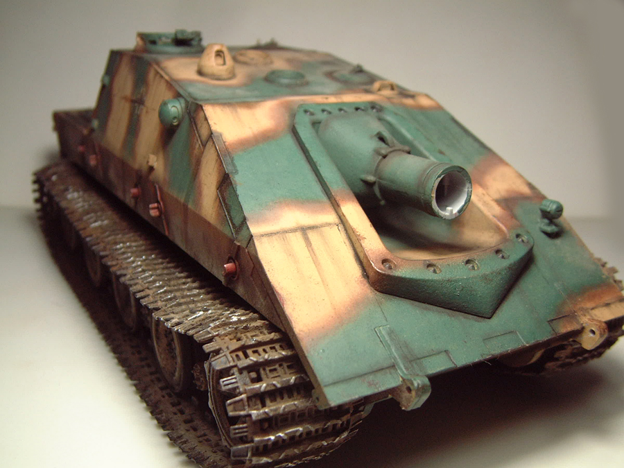 Jagdpanzer E-100 -1/35e [Trumpeter] - Page 3 1702040716574769014824679