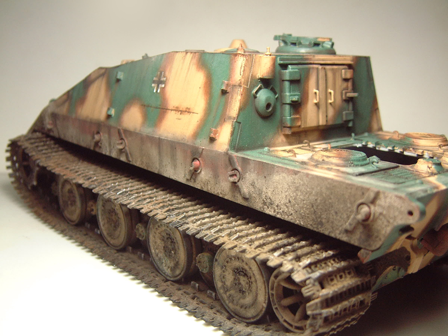 Jagdpanzer E-100 -1/35e [Trumpeter] - Page 2 1702040717374769014824693