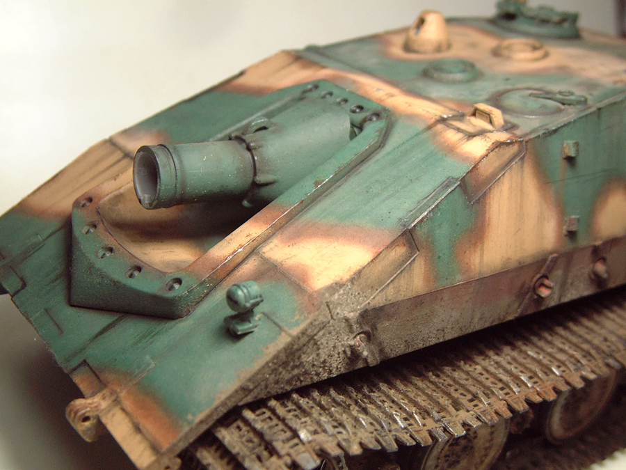 Jagdpanzer E-100 -1/35e [Trumpeter] - Page 3 1702050636374769014826502