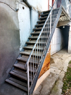 TarbesV2 - escalier à monter