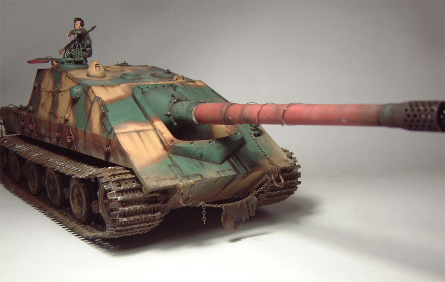 Jagdpanzer E-100 -1/35e [Trumpeter] 1702091236594769014834745