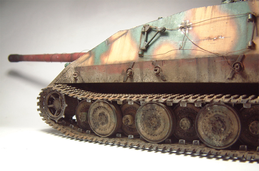 Jagdpanzer E-100 -1/35e [Trumpeter] 1702091237384769014834753