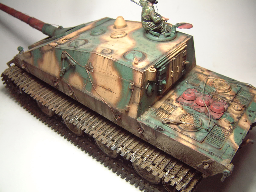 Jagdpanzer E-100 -1/35e [Trumpeter] 1702091237464769014834754