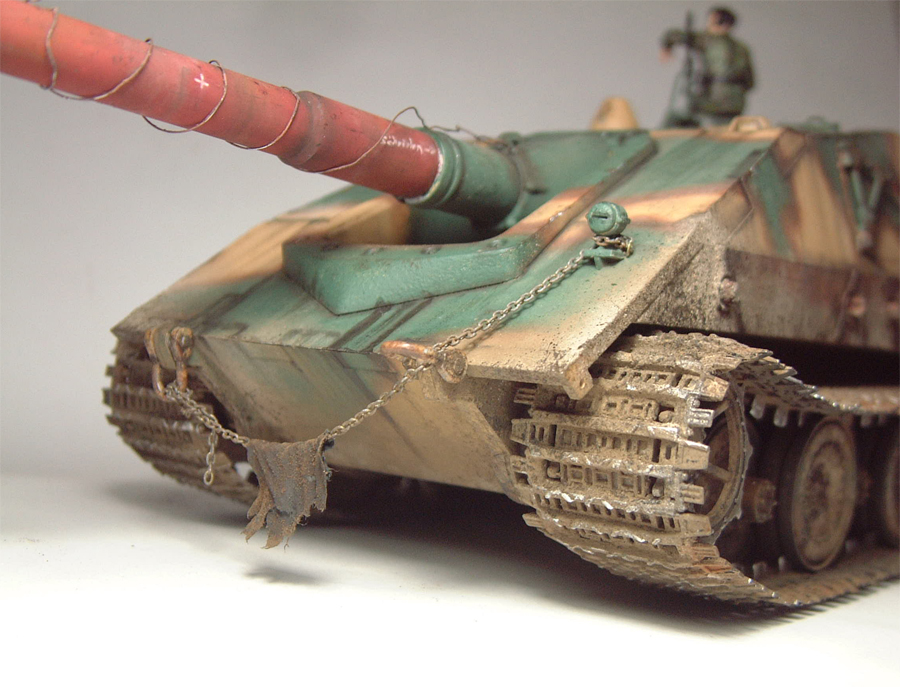 Jagdpanzer E-100 -1/35e [Trumpeter] 1702091238104769014834758