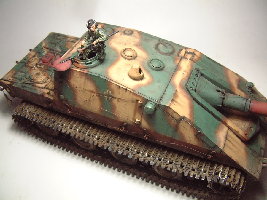 Jagdpanzer E-100 -1/35e [Trumpeter] 1702091238484769014834765