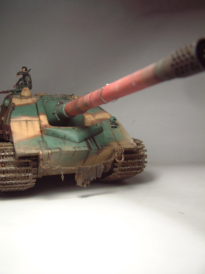 Jagdpanzer E-100 -1/35e [Trumpeter] 1702091238584769014834767