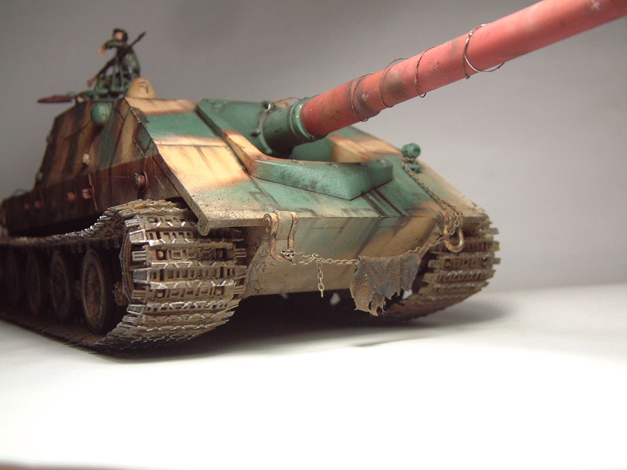 Jagdpanzer E-100 -1/35e [Trumpeter] 1702091239034769014834768