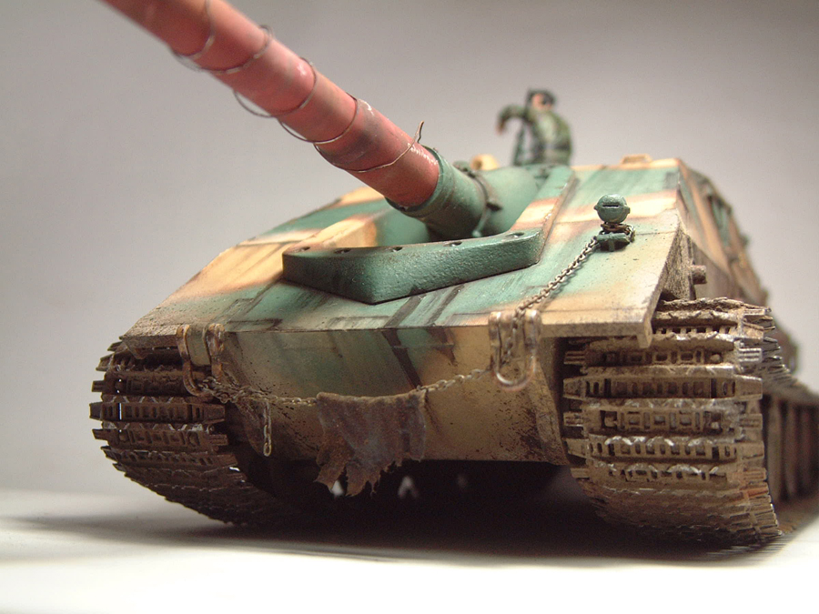 Jagdpanzer E-100 -1/35e [Trumpeter] 1702091239174769014834771